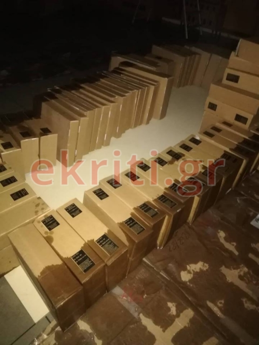 Ηράκλειο: Μούσκεμα τα αρχεία του κράτους επειδή δεν υπήρχαν... ράφια!