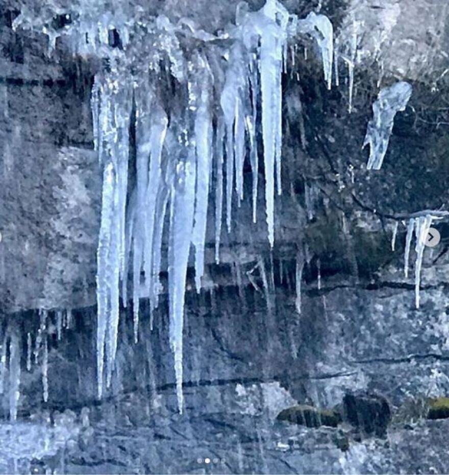 Με τους παγωμένους καταρράκτες στα Τζουμέρκα ευχήθηκε «καλή χρονιά» ο Τσίπρας