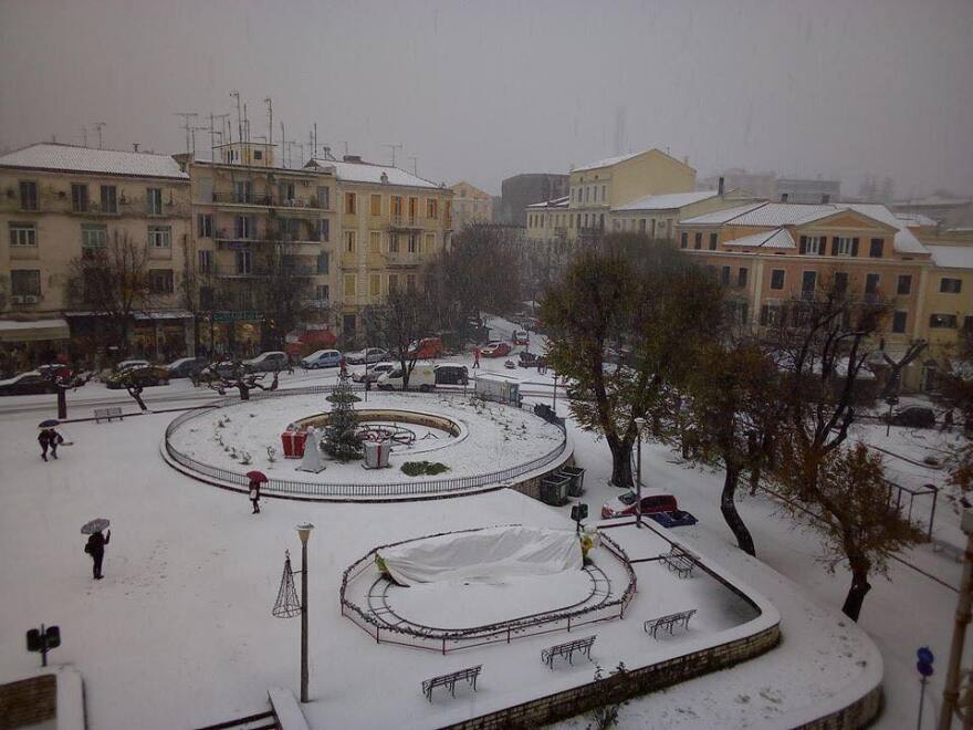 Καιρός: Στα λευκά μετά από 13 χρόνια η Κέρκυρα
