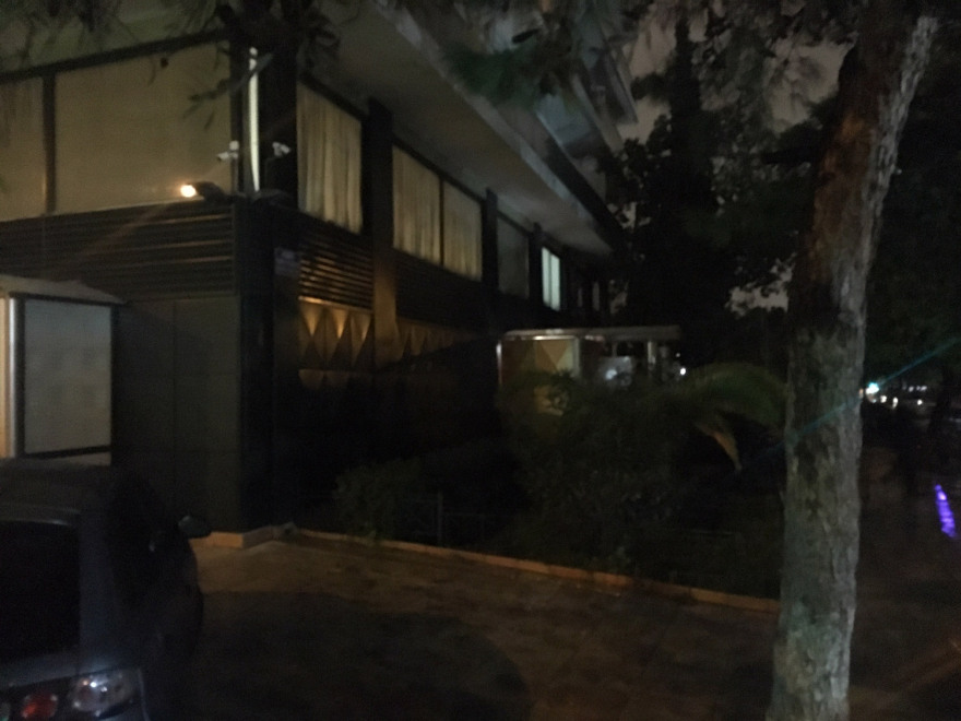 Νεκρός με τρεις σφαίρες έξω από χαρτοπαικτική λέσχη στην Καλλιθέα 