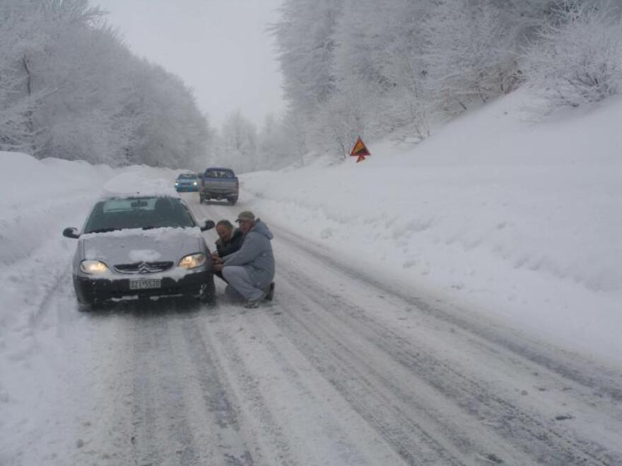 Καιρός: Υποχωρεί η «Σοφία», τα προβλήματα παραμένουν - Σε λευκό κλοιό η χώρα 