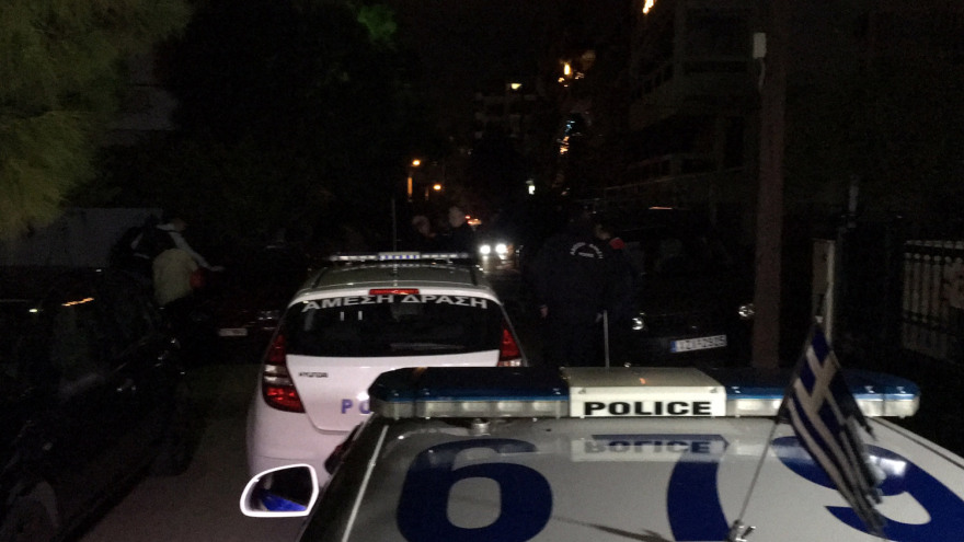 Βίντεο από το θρίλερ στον Άγιο Δημήτριο: «Θα σε πυροβολήσω, ρίξε το όπλο» είπαν ανδρες της ΕΚΑΜ στον 60χρονο