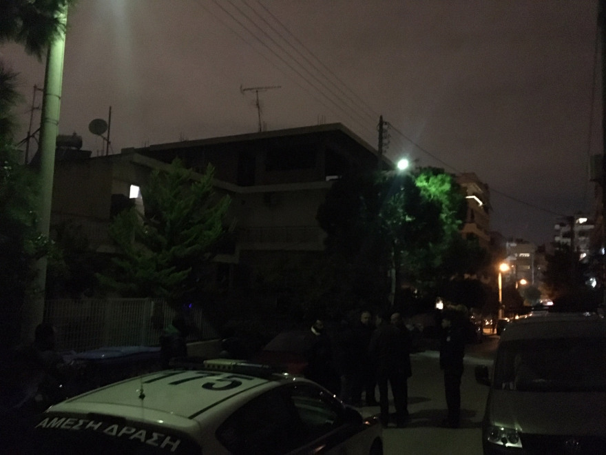 Βίντεο από το θρίλερ στον Άγιο Δημήτριο: «Θα σε πυροβολήσω, ρίξε το όπλο» είπαν ανδρες της ΕΚΑΜ στον 60χρονο