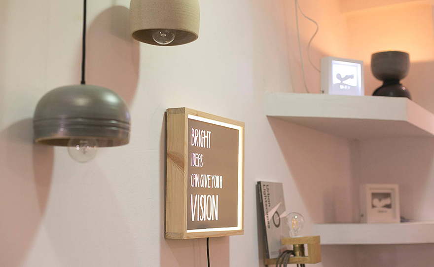 Τα φωτεινά κουτιά!