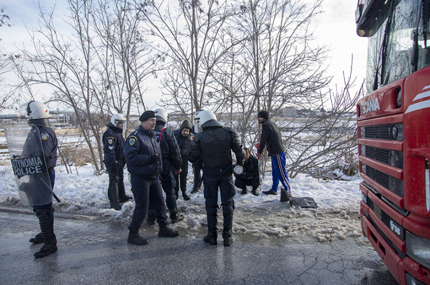Θεσσαλονίκη:  Επεισόδια και τραυματισμοί στα Διαβατά- Πρόσφυγες διαμαρτύρονται για τις συνθήκες διαβίωσης