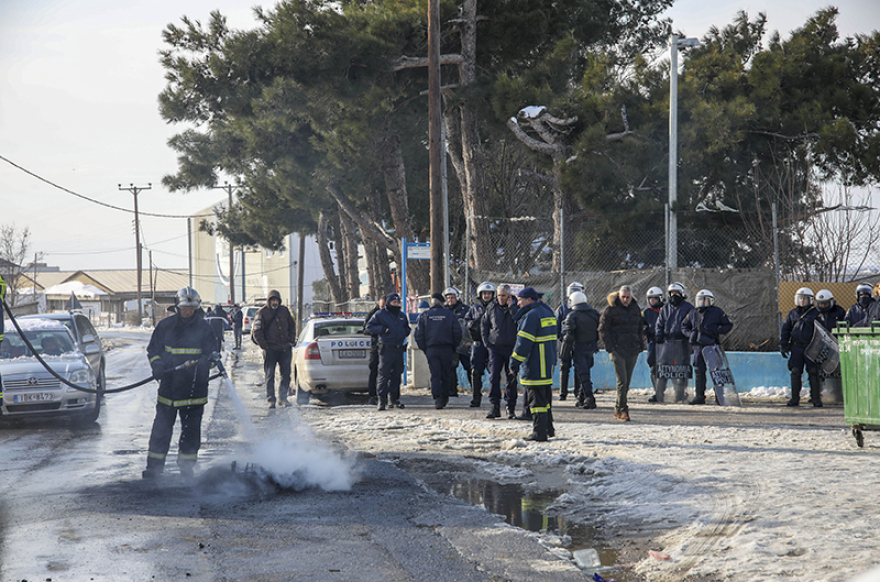 Θεσσαλονίκη:  Επεισόδια και τραυματισμοί στα Διαβατά- Πρόσφυγες διαμαρτύρονται για τις συνθήκες διαβίωσης