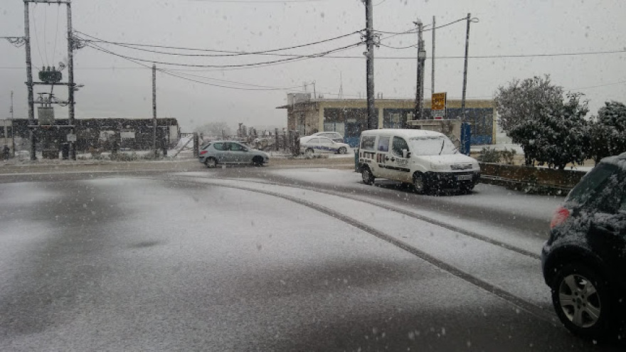 Καιρός: Ο «Τηλέμαχος» έφτασε στην Εύβοια - Χιονίζει από το πρωί