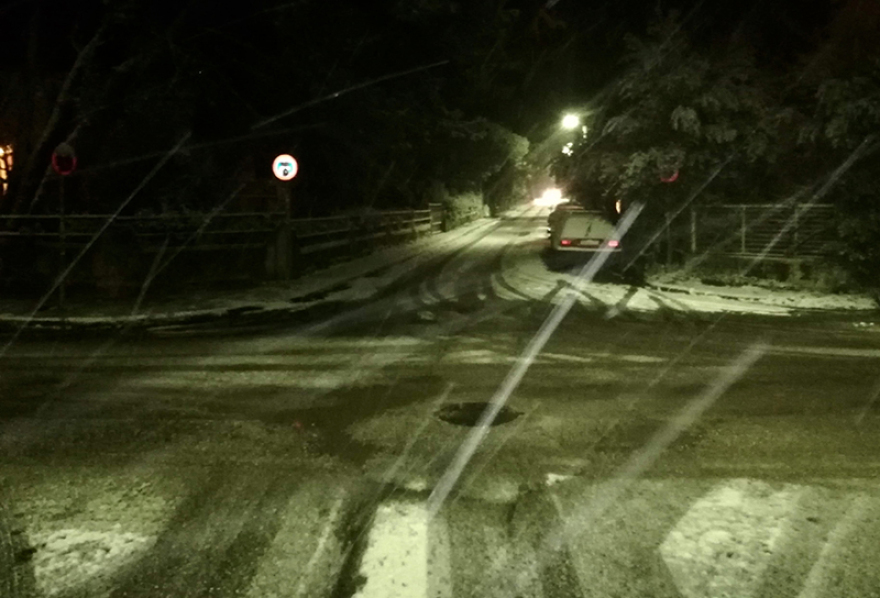 Στα λευκά η Αττική από τον Τηλέμαχο: Χιόνι και στο κέντρο της Αθήνας