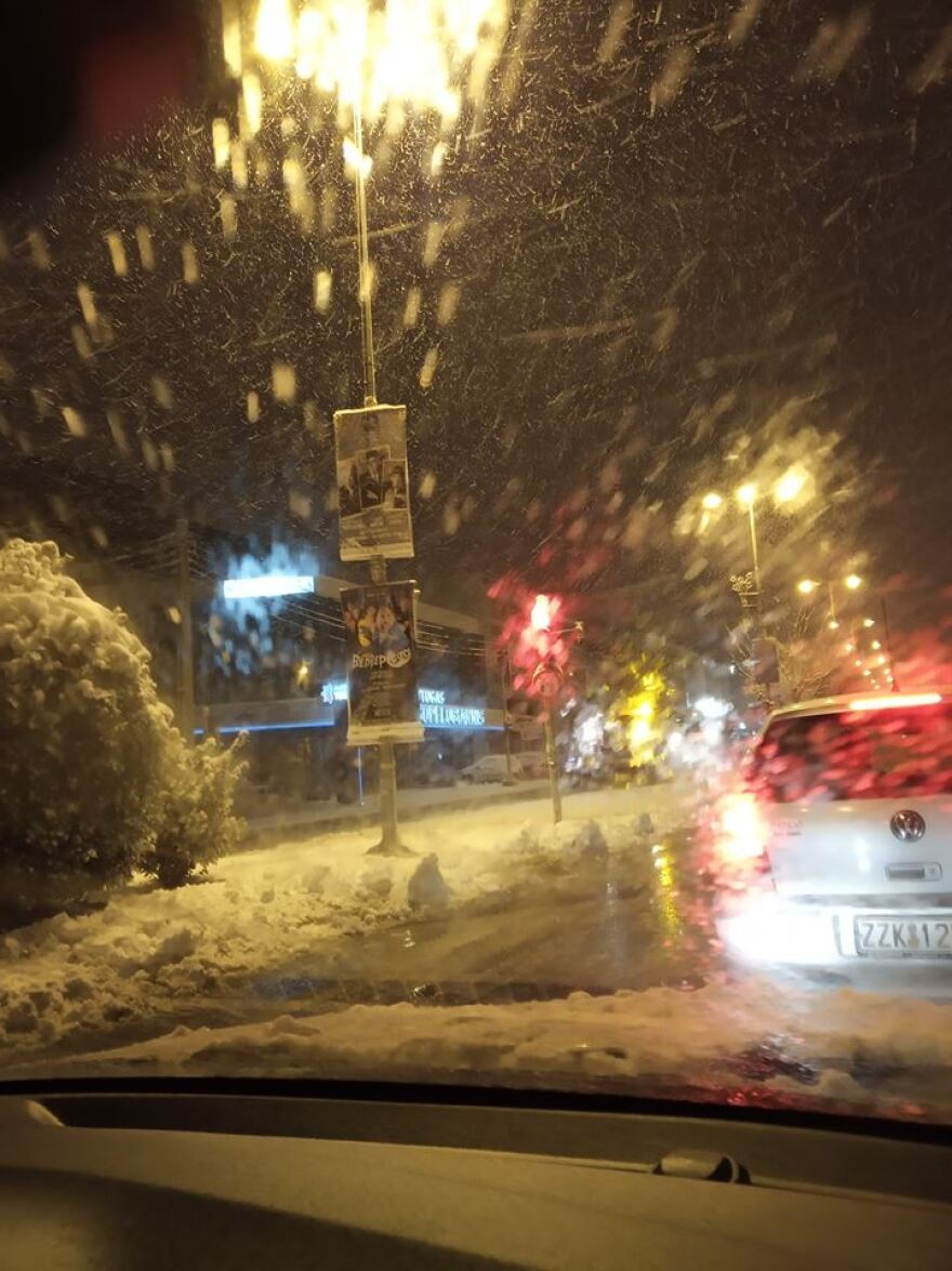 Στα λευκά η Αττική από τον Τηλέμαχο: Χιόνι και στο κέντρο της Αθήνας