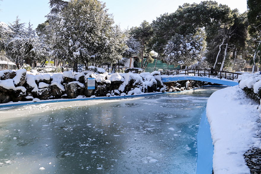 Καιρός: Νύχτα με ολικό παγετό - Παγίδες δρόμοι και πεζοδρόμια