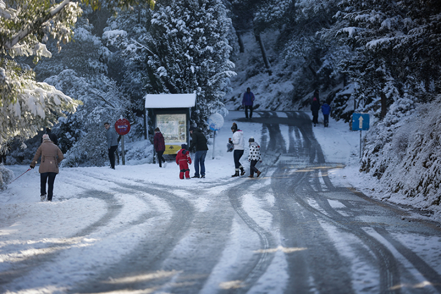 Καιρός: Νύχτα με ολικό παγετό - Παγίδες δρόμοι και πεζοδρόμια