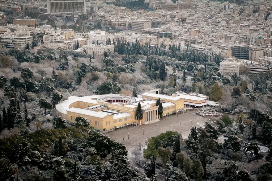 Στα λευκά η Αττική από τον Τηλέμαχο: Χιόνι και στο κέντρο της Αθήνας