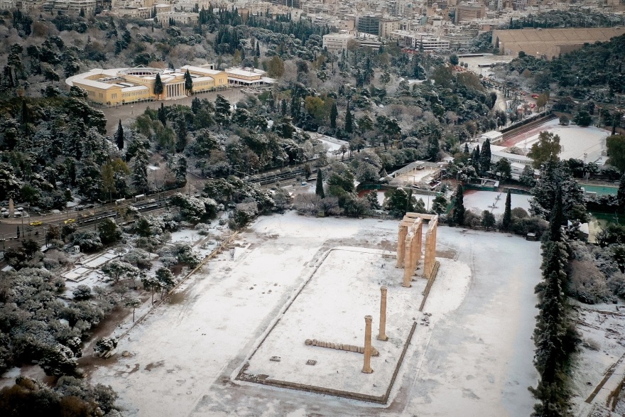 Στα λευκά η Αττική από τον Τηλέμαχο: Χιόνι και στο κέντρο της Αθήνας