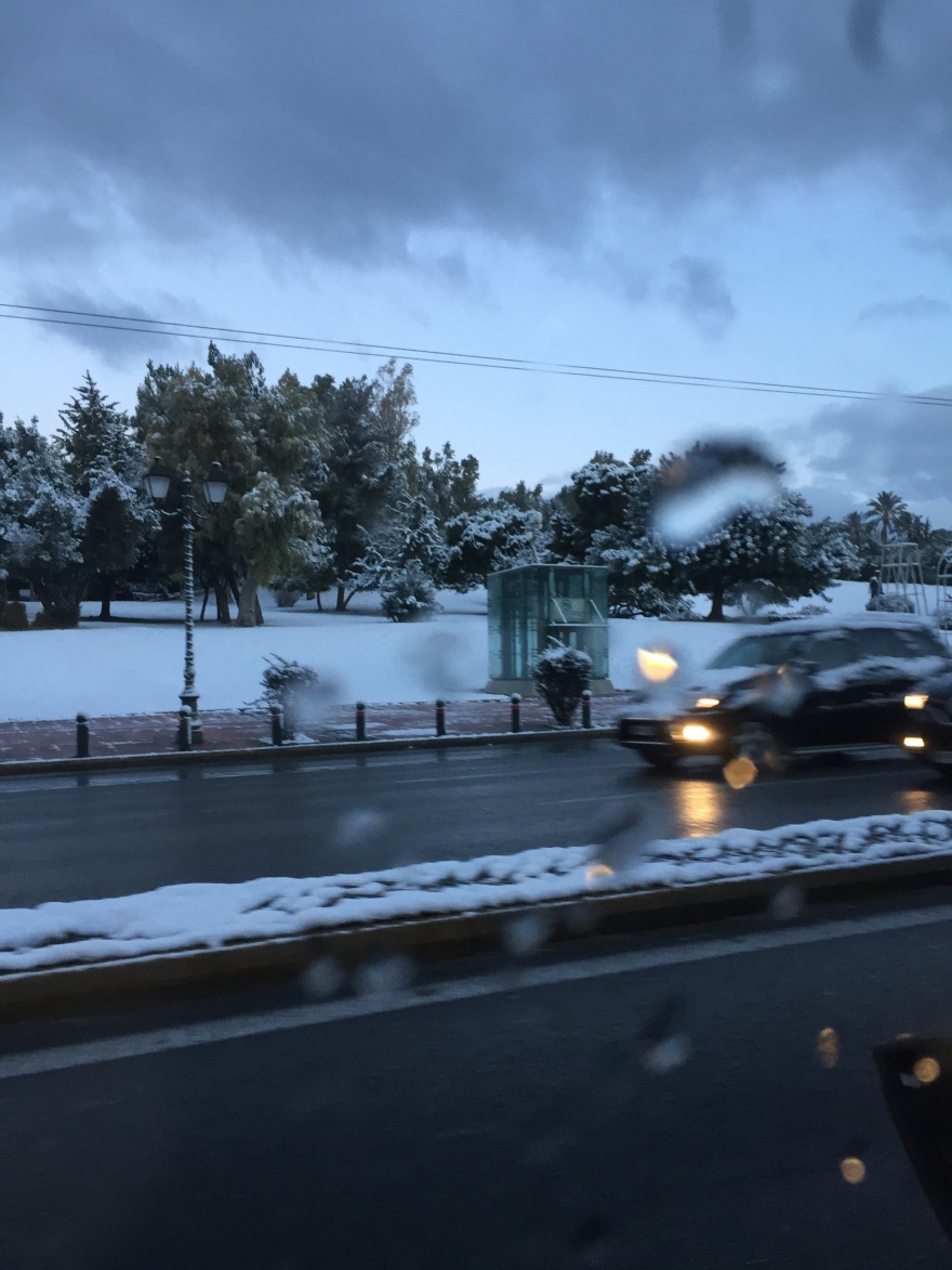 Στα λευκά η Αττική από τον Τηλέμαχο: Χιόνι και στο κέντρο της Αθήνας