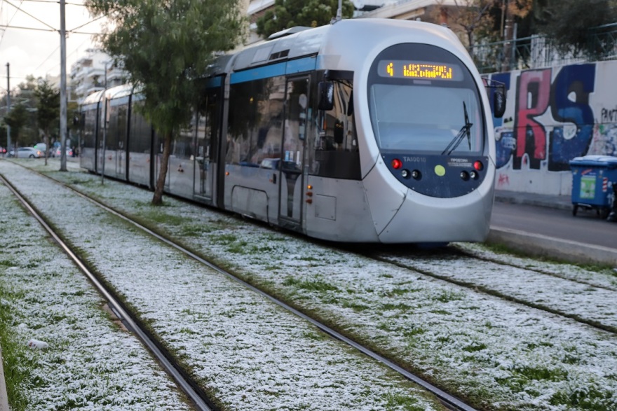 Στα λευκά η Αττική από τον Τηλέμαχο: Χιόνι και στο κέντρο της Αθήνας