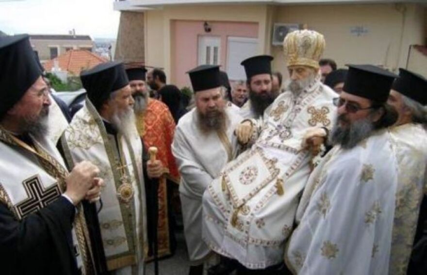 Αμβρόσιος: Εκανε εξώφυλλο με τον Τσίπρα ως «κεκοιμημένο επίσκοπο των παλαιοημερολογιτών»