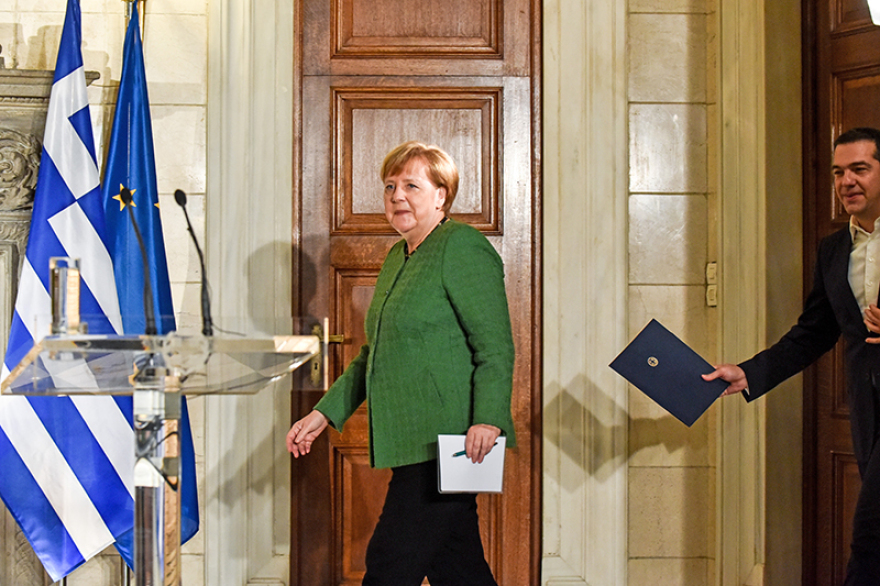 «Πλάτες» Μέρκελ στον Τσίπρα για τη Συμφωνία των Πρεσπών 