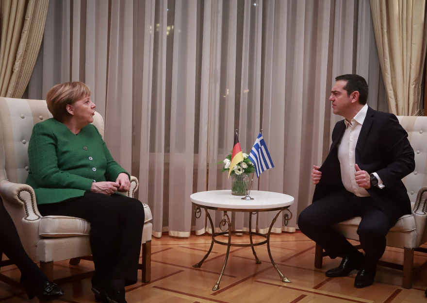 Η... άβολη στιγμή του Τσίπρα στο τετ α τετ με τη Μέρκελ