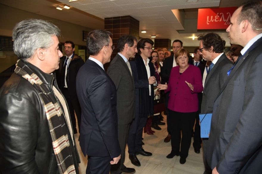 Η Μέρκελ στη Γερμανική Σχολή - Τι συζήτησε με τους μαθητές