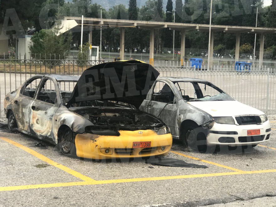 Εμπρηστική επίθεση σε κρατικά οχήματα της Περιφέρειας Αττικής