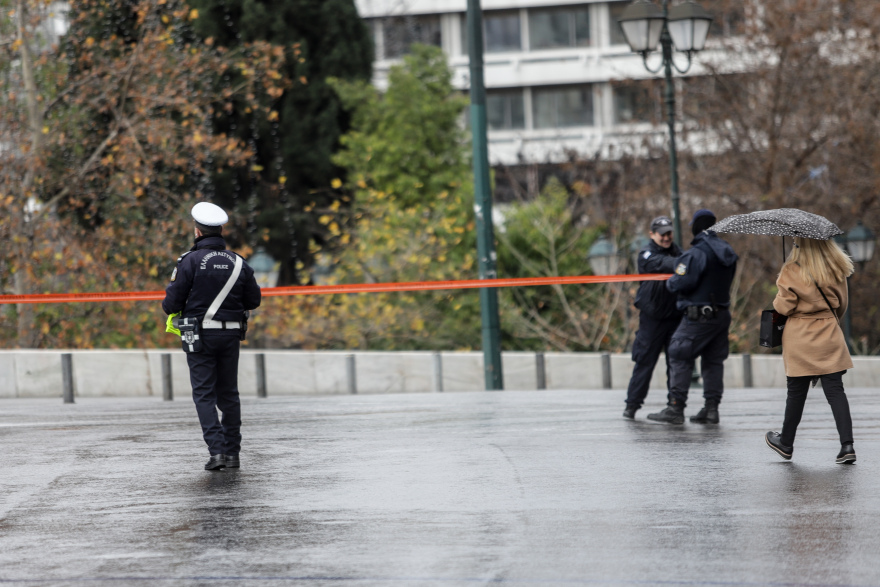 Δεύτερη μέρα ταλαιπωρίας από την επίσκεψη Μέρκελ: Κλείνουν δρόμοι και σταθμοί του Μετρό, αλλαγές στον Προαστιακό