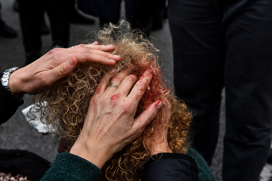 Δείτε βίντεο: Επεισόδια και χημικά στην πορεία των εκπαιδευτικών - Δύο τραυματίες