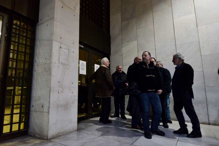 Απίστευτο: Πήγαν να διαμαρτυρηθούν πριν από την ομιλία Τσίπρα και τους «μάζεψαν»