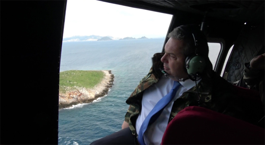 Νέο σόου Καμμένου: Παραιτήθηκε, πήρε ελικόπτερο και πήγε στα Ίμια - Δείτε βίντεο 