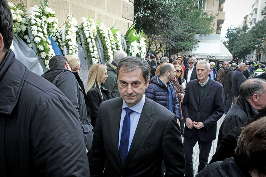  Πλήθος κόσμου για το «τελευταίο αντίο» στον Δημήτρη Σιούφα