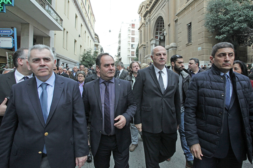  Πλήθος κόσμου για το «τελευταίο αντίο» στον Δημήτρη Σιούφα