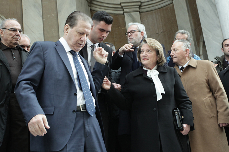  Πλήθος κόσμου για το «τελευταίο αντίο» στον Δημήτρη Σιούφα