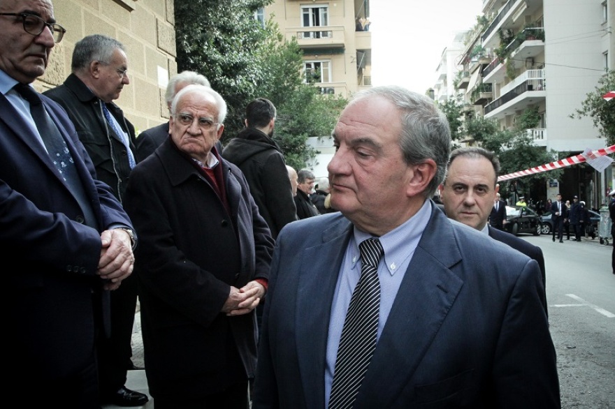  Πλήθος κόσμου για το «τελευταίο αντίο» στον Δημήτρη Σιούφα