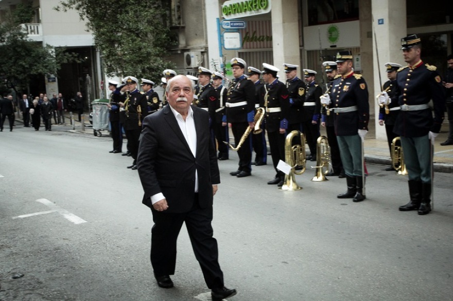  Πλήθος κόσμου για το «τελευταίο αντίο» στον Δημήτρη Σιούφα