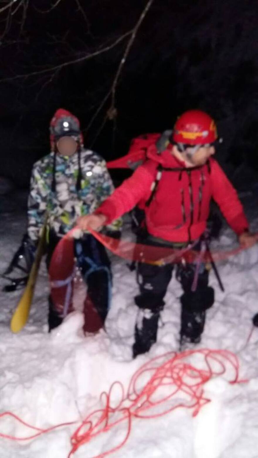 Φωτογραφίες από τη διάσωση του 27χρονου σκιέρ στο Ελατοχώρι