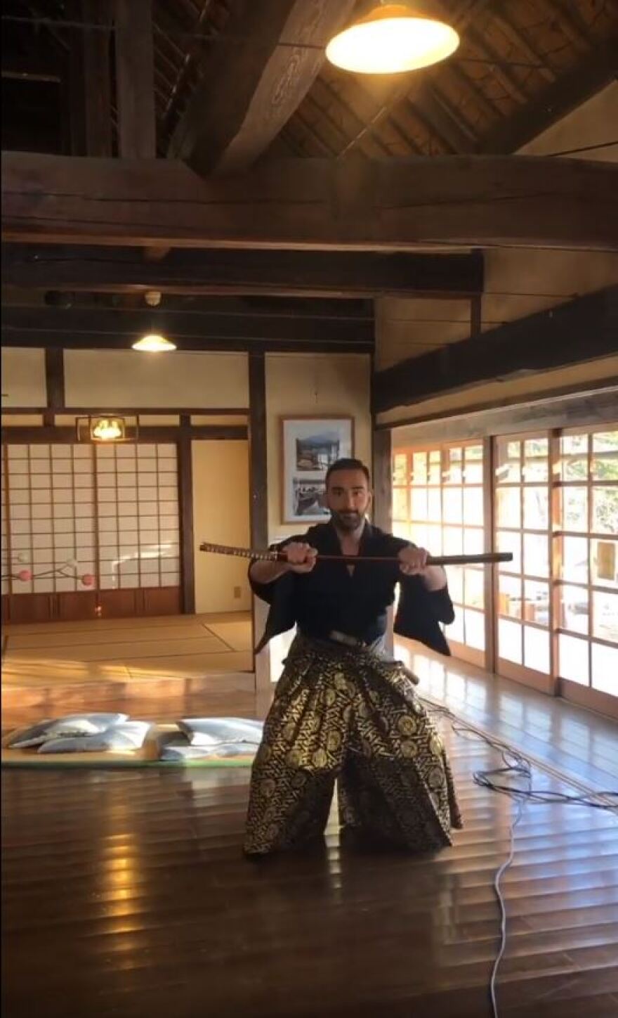 Νίκος Κοκλώνης: Στο Τόκιο με ένα πολυσυζητημένο ζευγάρι