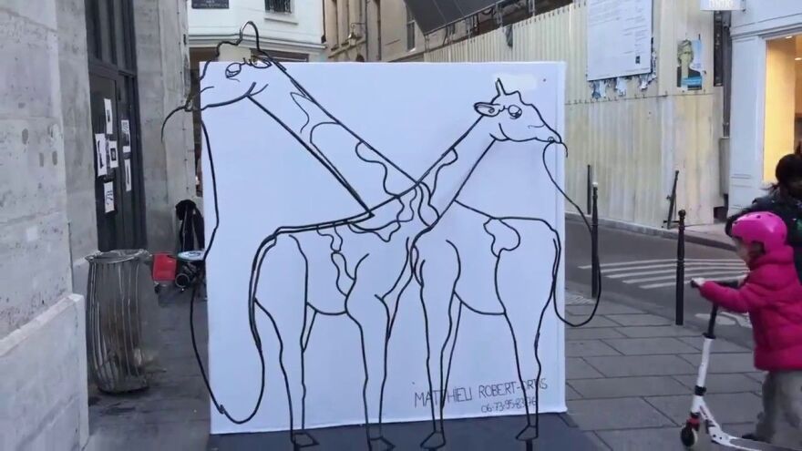 Βίντεο: Εντυπωσιακά  γλυπτά - οφθαλμαπάτη που μεταμορφώνονται όταν τα βλέπεις από άλλη γωνία