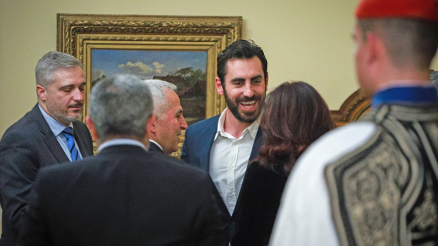 Ορκίστηκε ο νέος υπουργός Άμυνας, Ευάγγελος Αποστολάκης