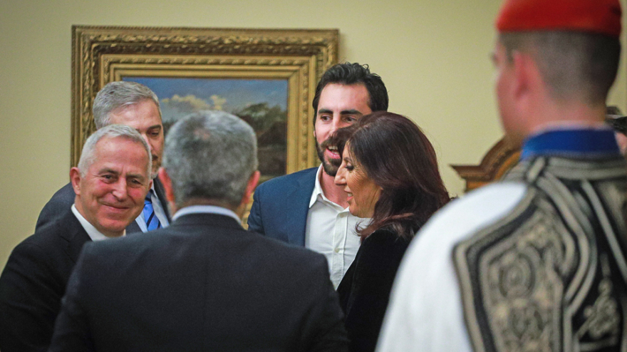 Ορκίστηκε ο νέος υπουργός Άμυνας, Ευάγγελος Αποστολάκης