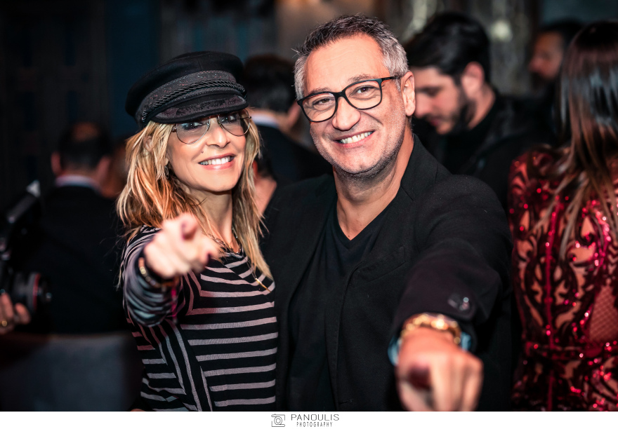 Άννα Βίσση: Η βόλτα στο Κεφαλάρι και το... θερμό φιλί 