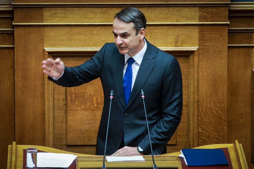 Μητσοτάκης: Προϊόν συναλλαγής οι «151» - Τσίπρας: Μιλάτε εσείς για κυβέρνηση -«κουρελού»;