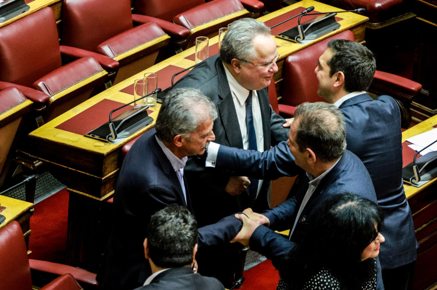 Βουλή: Πήρε 151 ψήφους η κυβέρνηση-«κουρελού» και συνεχίζει