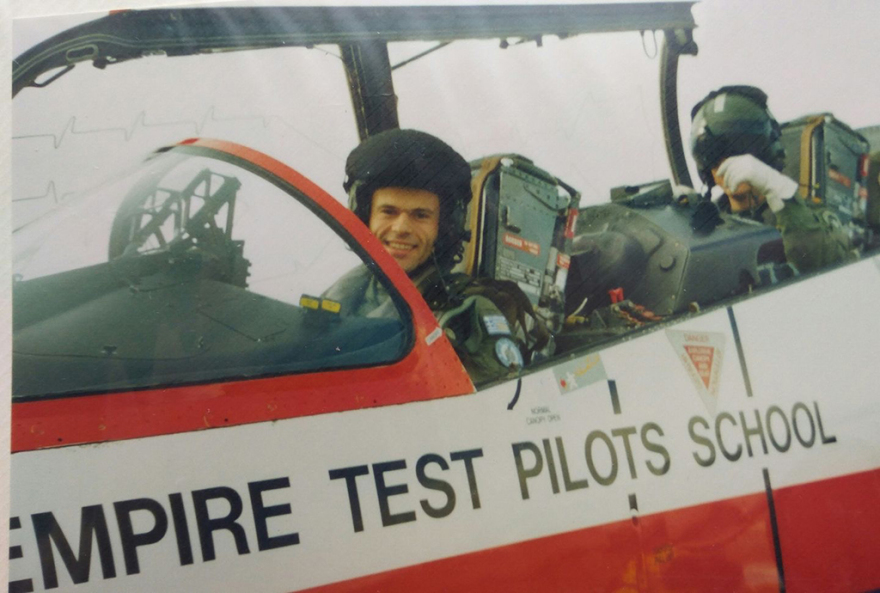 Με το πρώτο φως θα συνεχιστούν οι έρευνες για τον πιλότο του διθέσιου αεροσκάφους που κατέπεσε στο Μεσολόγγι