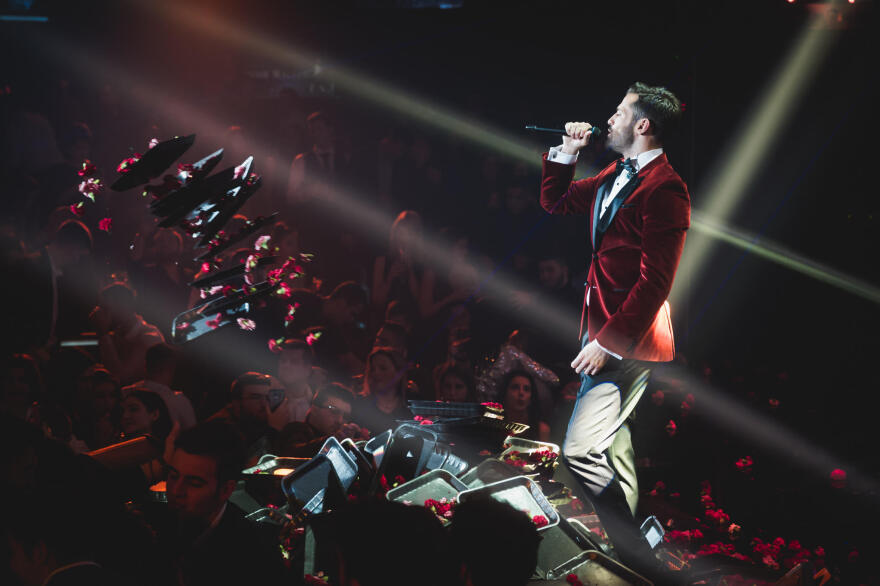 Νατάσα Θεοδωρίδου και Σταν διασκέδασαν στον Κωνσταντίνο Αργυρό 