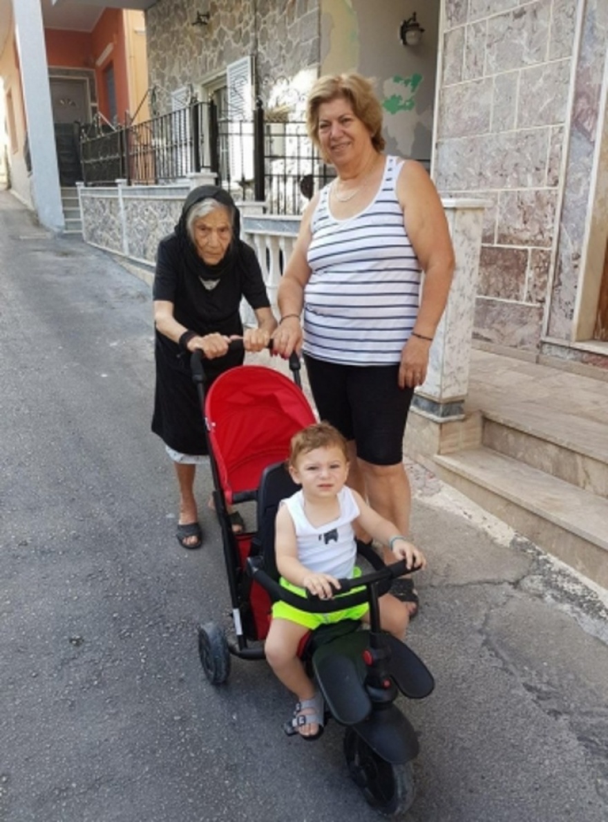 H Καλύμνια με τα 50 εγγόνια και 87 δισέγγονα διεκδικεί μία θέση στο Γκίνες