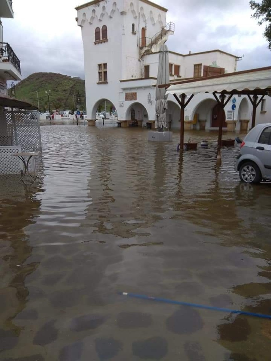 Φωτογραφίες: Με κανό στην Πάτμο!