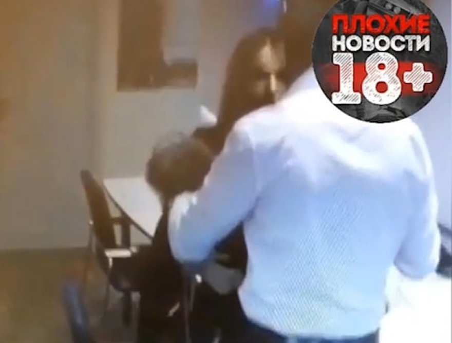 Τα έβγαλε όλα μπροστά σε υπάλληλο επειδή δεν μπορούσε να πάρει έγκριση για το δάνειο 