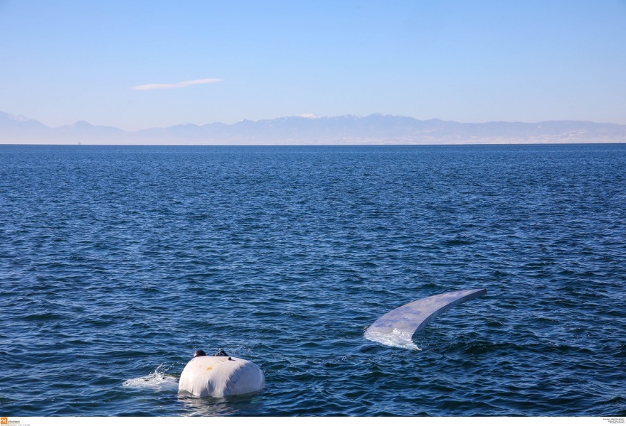 Θεσσαλονίκη: Με αερόστατο και βατραχάνθρωπους βάζουν το «Φεγγαράκι» στην θέση του
