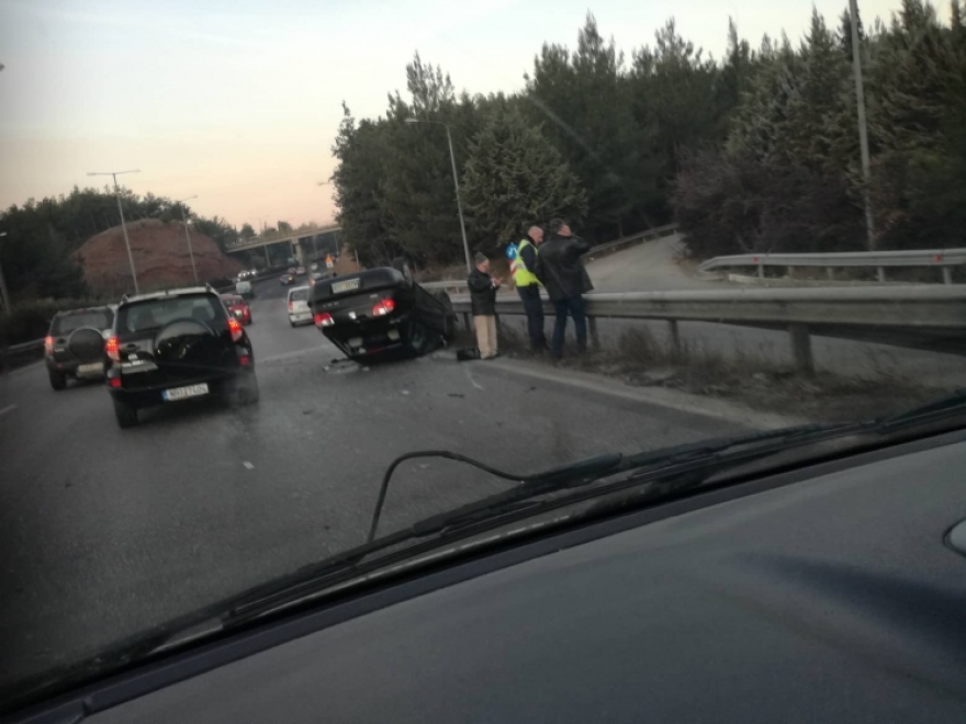 Θεσσαλονίκη: Ομαλοποιείται η κυκλοφορία στην περιφερειακή οδό - 19 οχήματα ενεπλάκησαν στις καραμπόλες 