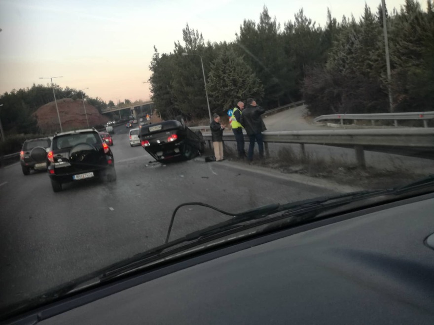 Θεσσαλονίκη: Ομαλοποιείται η κυκλοφορία στην περιφερειακή οδό - 19 οχήματα ενεπλάκησαν στις καραμπόλες 