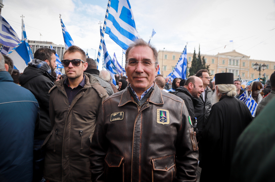 Δείτε live: Το μεγάλο συλλαλητήριο για τη Μακεδονία στο Σύνταγμα